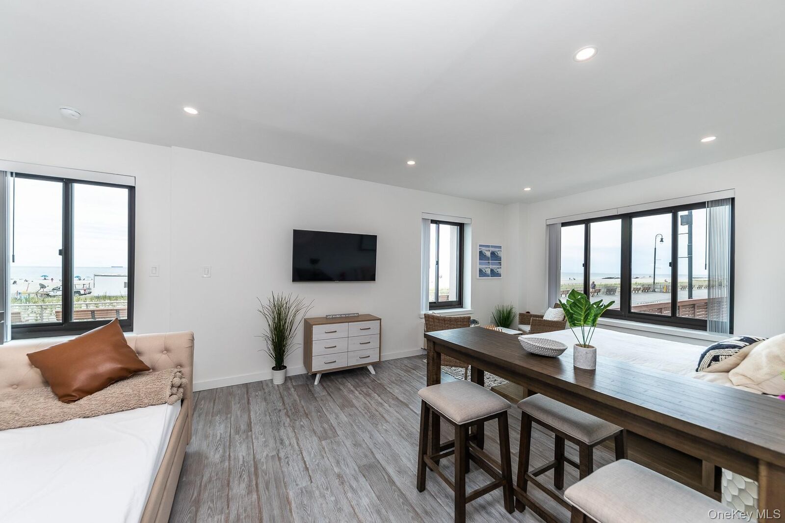Property Photo: 100 W Broadway 1H NY 11561