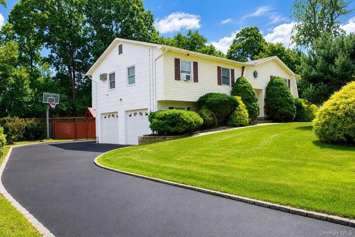 Property Photo: 8 Rockridge Drive NY 10984