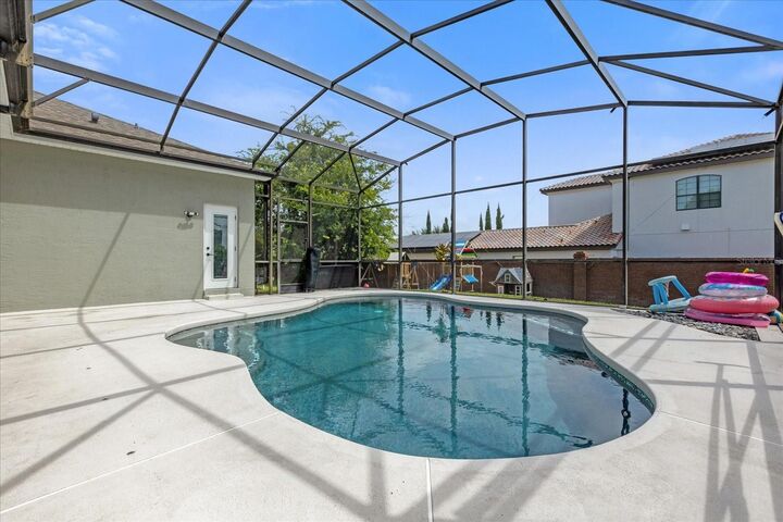 Property Photo: 10175 Cove Lake Drive FL 32836