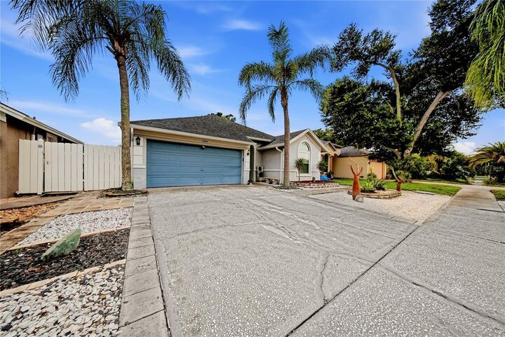 Property Photo:  6804 Mirror Lake Avenue  FL 33634 