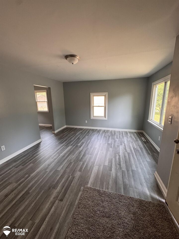 Property Photo:  1241 Knickerbocker Avenue  MI 48505 