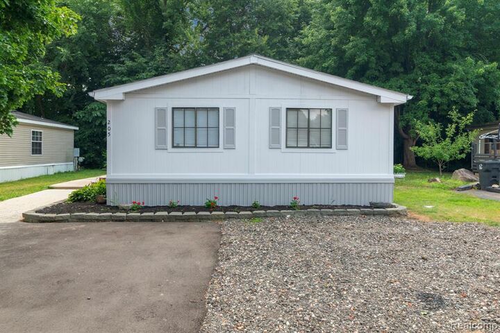 Property Photo: 351 North Squirrel Rd #205 MI 48326