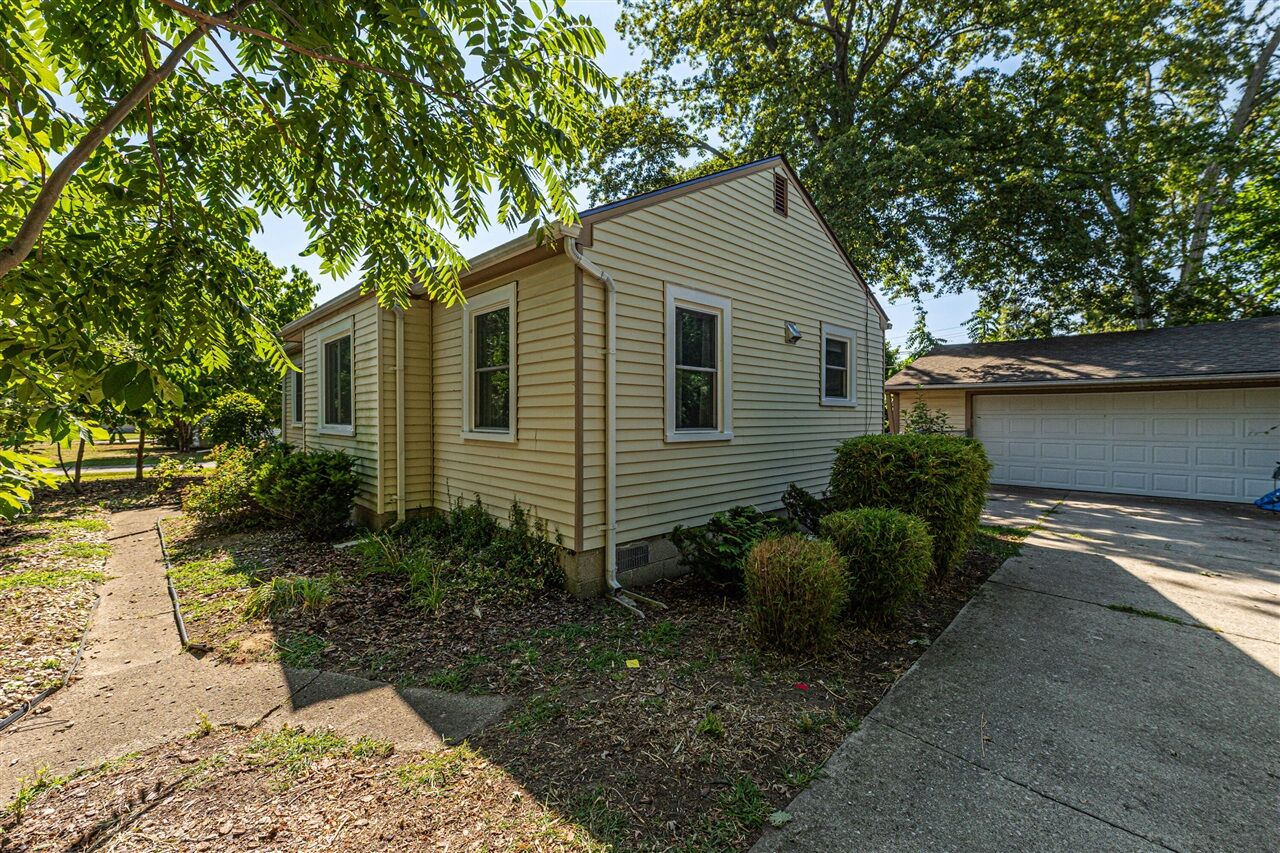 Property Photo:  33967 Wadsworth Street  MI 48150-1534 