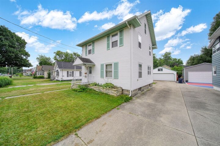 Property Photo: 757 Glenwood Avenue MI 49203-2962