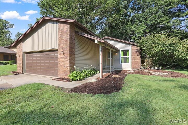 Property Photo:  13 Dogwood Lane  IL 62034 