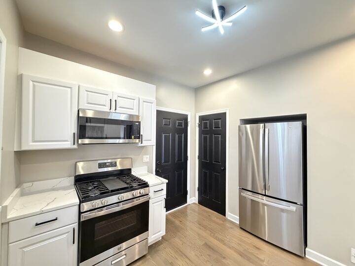 Property Photo:  3138 N Marmora Avenue 1  IL 60634 