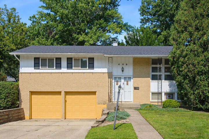 Property Photo:  406 N Williams Drive  IL 60074 