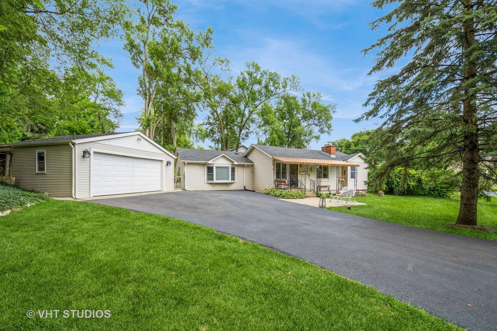 Property Photo:  6206 Hilly Way  IL 60013 