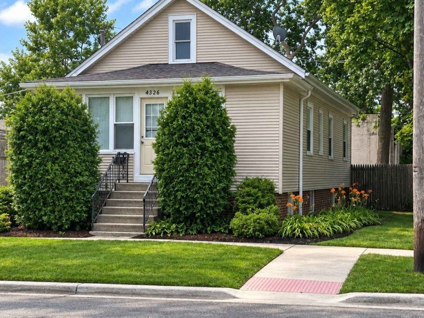 Property Photo: 4326 Wesley Terrace IL 60176