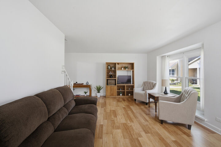 Property Photo: 2246 Brent Court IL 60194