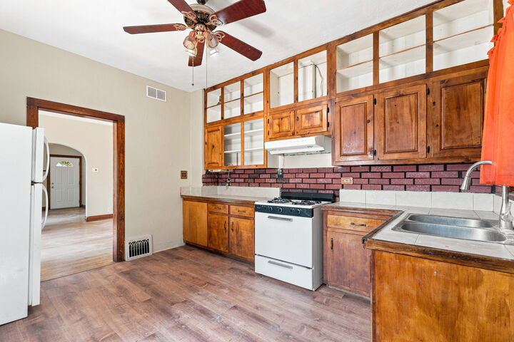 Property Photo: 1720 S State Street IL 60441