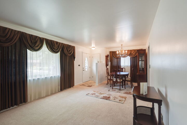 Property Photo:  