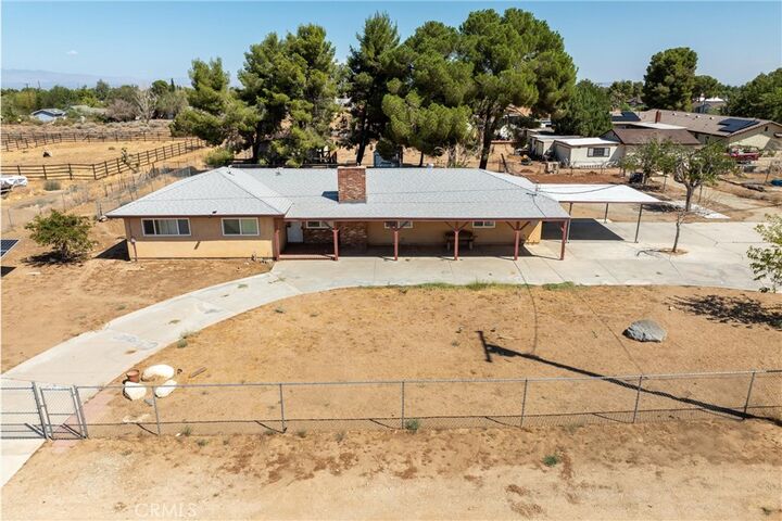 Property Photo: 1729 W Avenue N-8 CA 93551