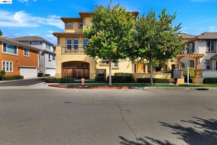 Property Photo:  538 Selby Ln  CA 94551 