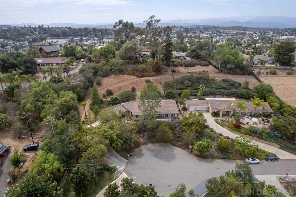 Property Photo:  613 Carnation Ln  CA 92028 