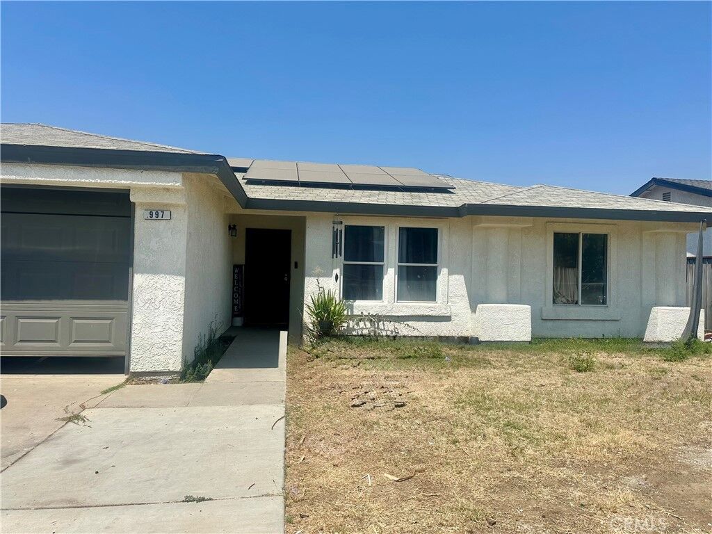 Property Photo:  997 E Jolson Avenue  CA 93706 