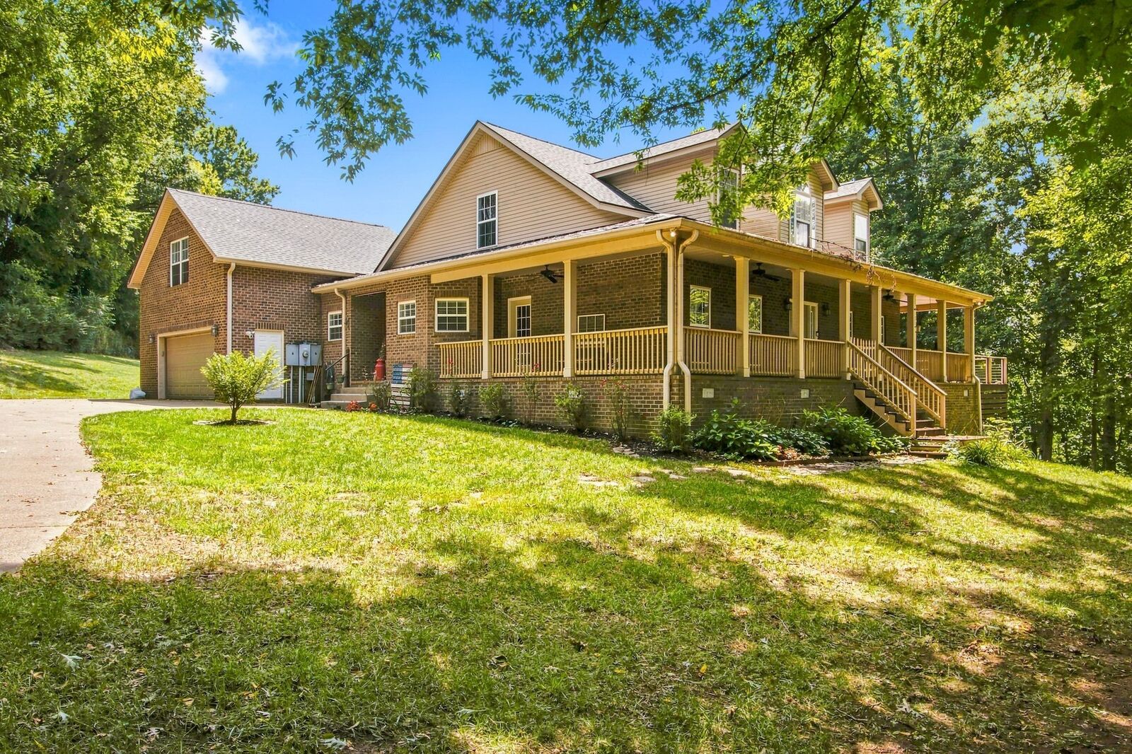 Property Photo:  125 Carr Dr  TN 37174 