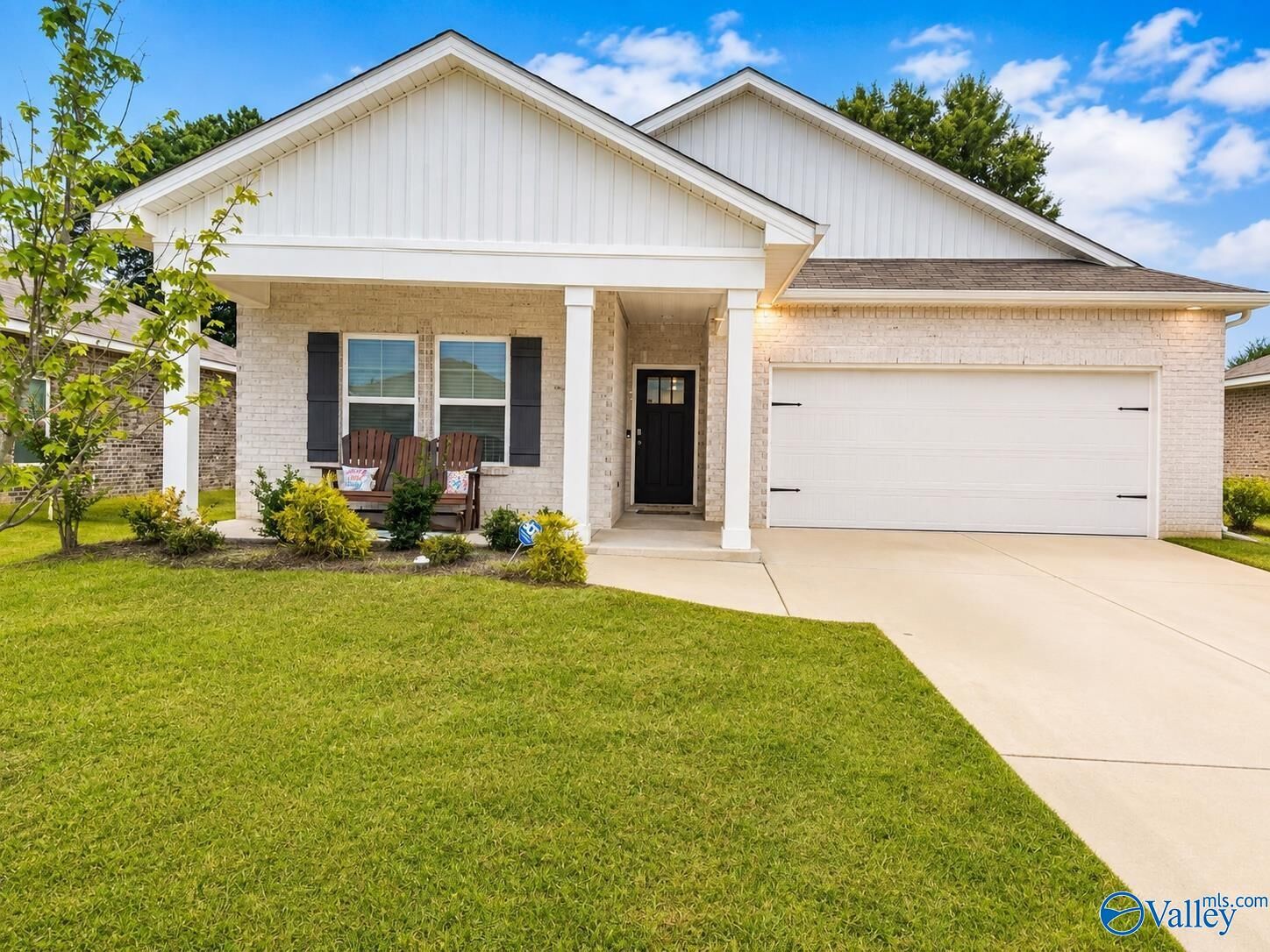 Property Photo: 18876 Wicklow Circle AL 35613