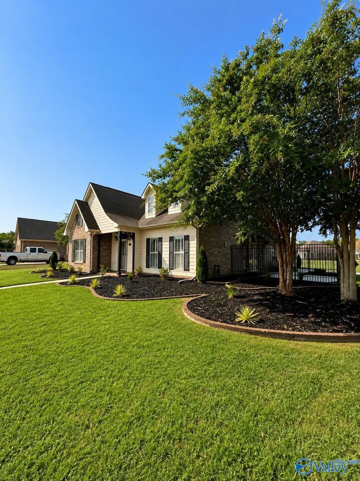 Property Photo:  711 Appaloosa Lane  AL 35603 