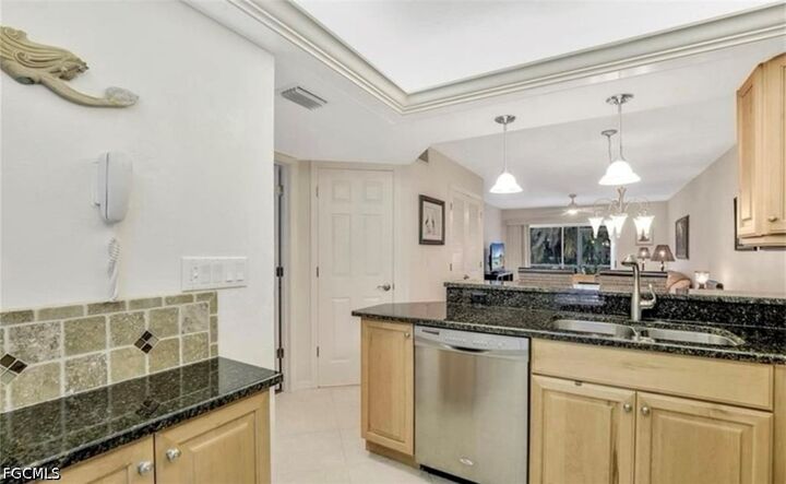 Property Photo:  850 Elkhorn Court 213  FL 34145 