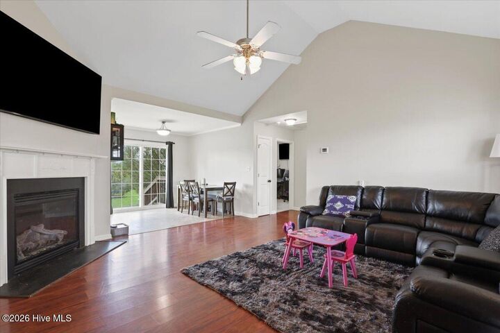 Property Photo:  200 Labrador Court  NC 28551 