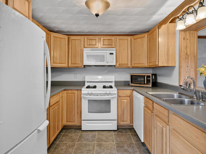 Property Photo: 102 Packer Ave PA 18848