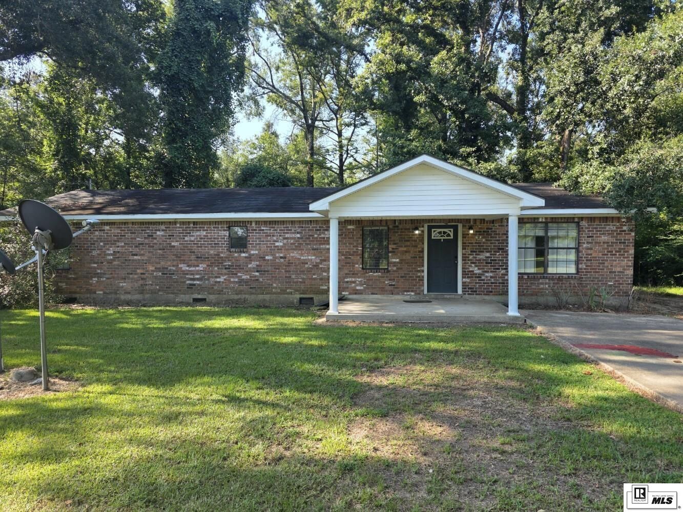 Property Photo: 66 Burgess Loop LA 71269