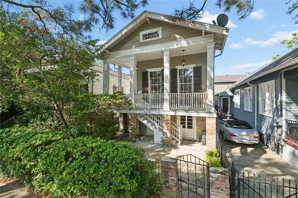 Property Photo:  1318 Washington Avenue  LA 70130 