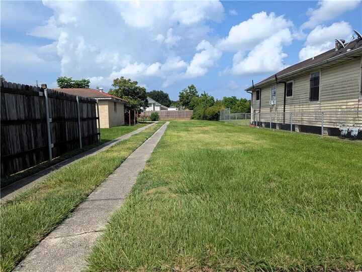 Property Photo: 1115 Derbigny Street LA 70053