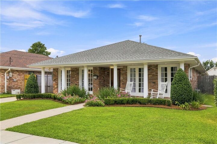 Property Photo:  1124 Homestead Avenue  LA 70005 