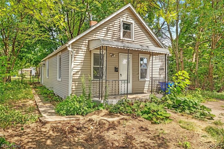 Property Photo: 2408 Castle Avenue OH 44113
