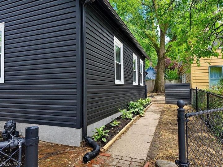 Property Photo:  842 Starkweather Avenue  OH 44113 