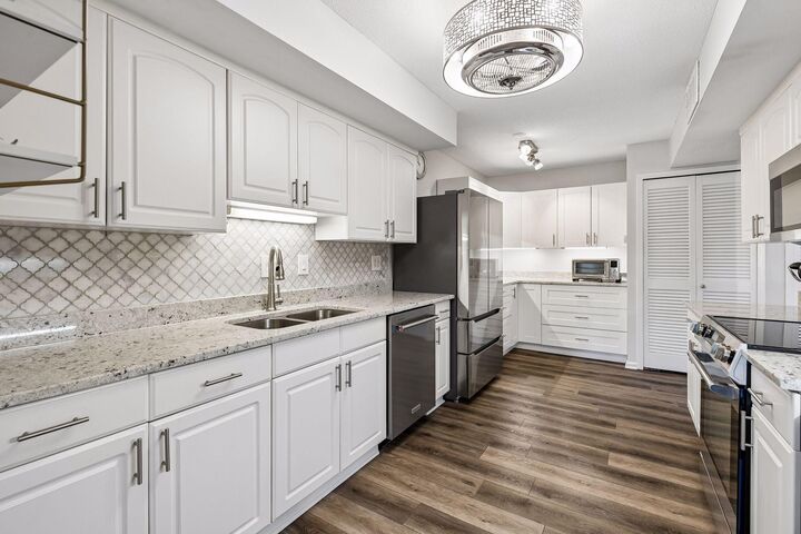 Property Photo:  3412 Oak Ridge Road 308  MN 55305 