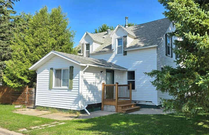 Property Photo:  125 4th Avenue SE  MN 56634 