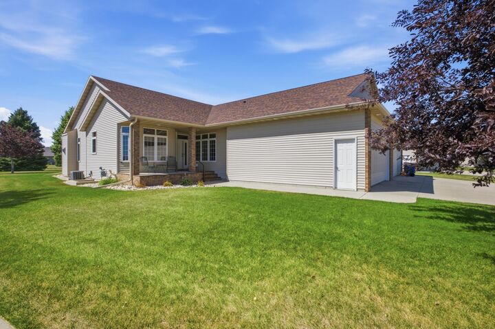 Property Photo:  547 Allyson Circle  MN 56560 
