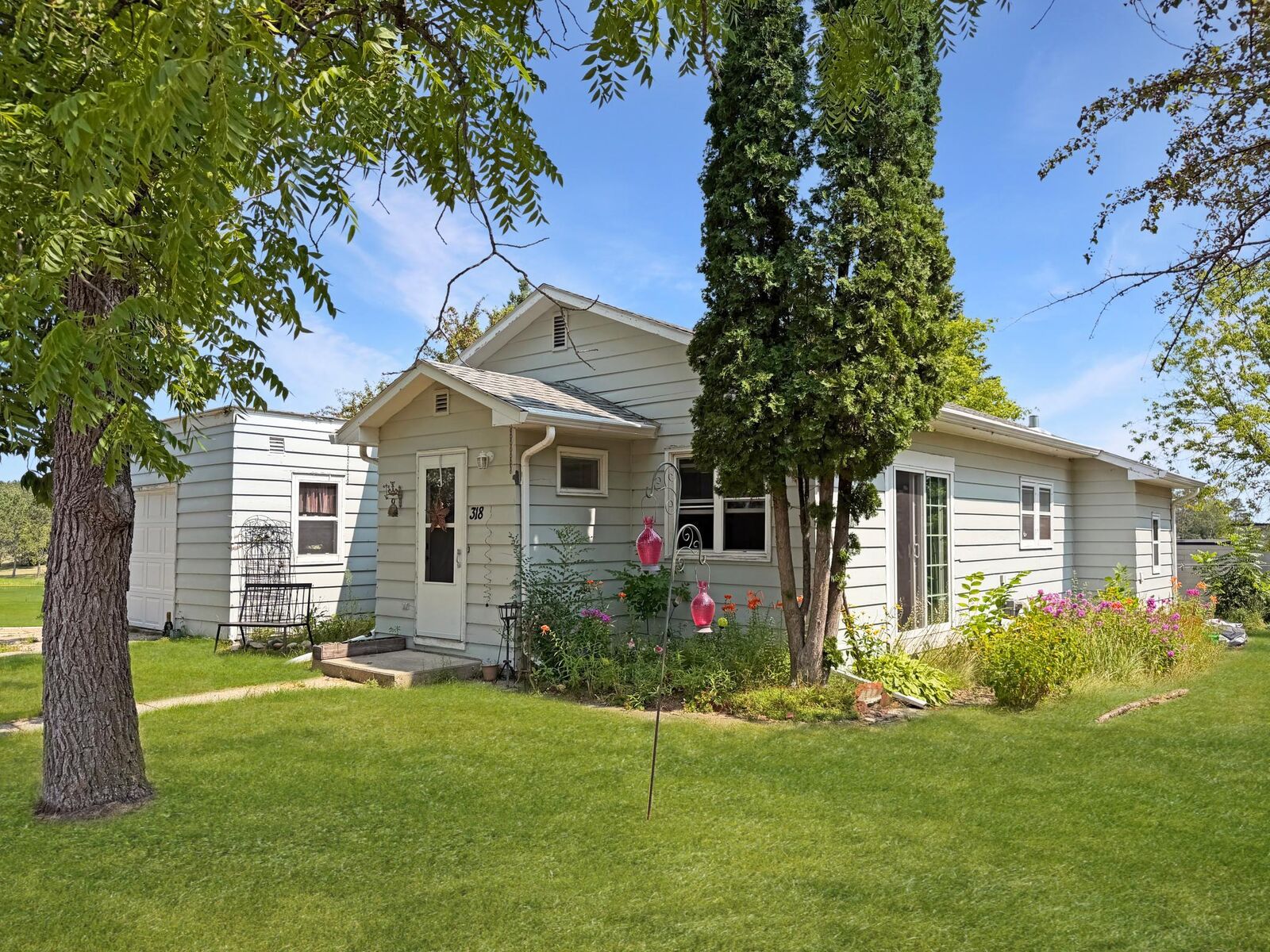Property Photo:  318 Clearwater Avenue NW  MN 56621 