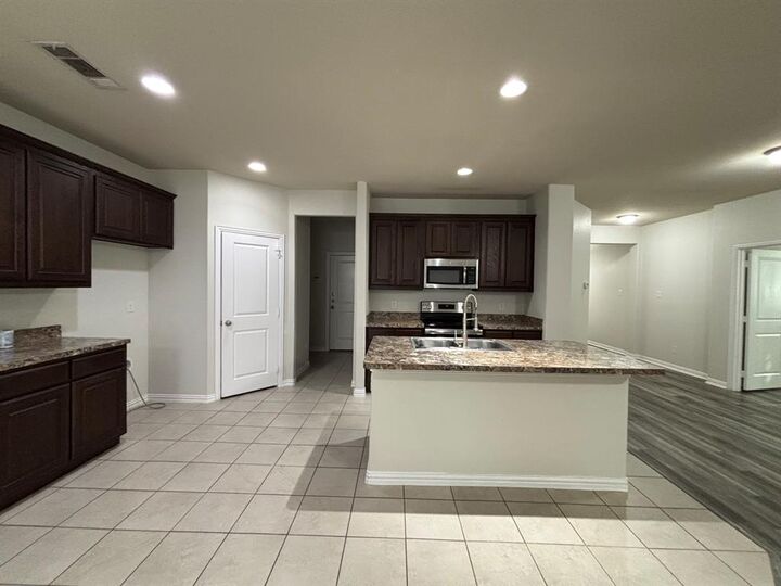 Property Photo:  352 Emerald Creek Drive  TX 76131 