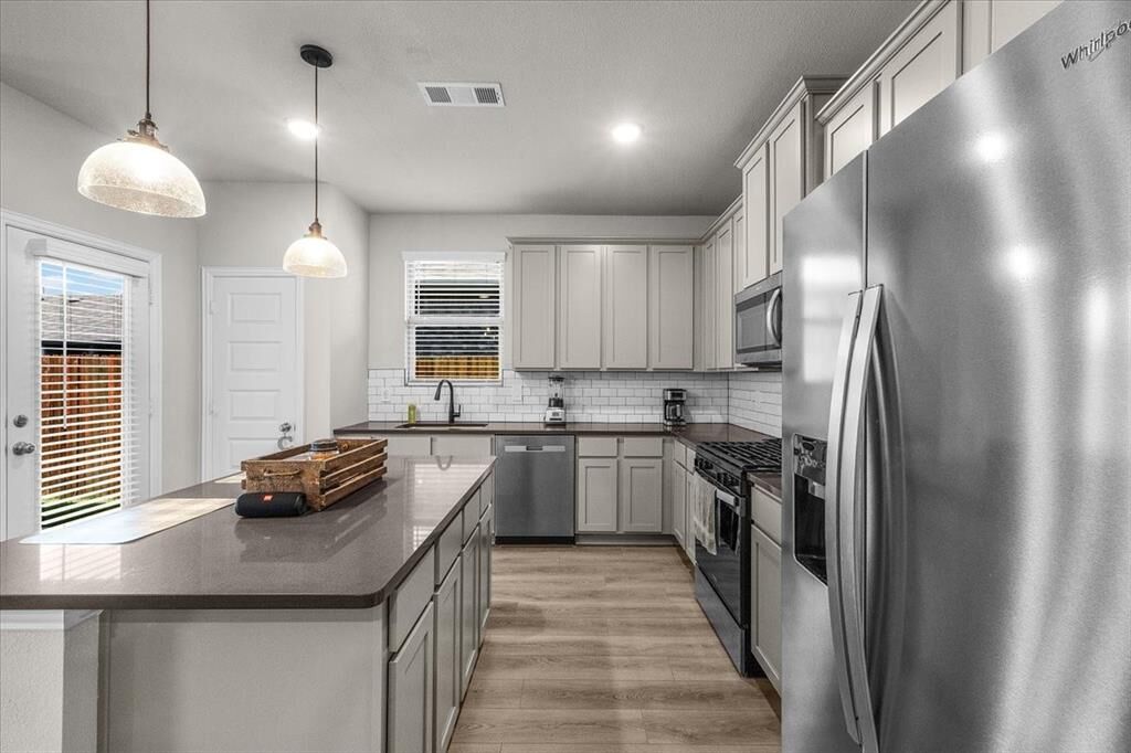 Property Photo:  3116 Dixondale Drive  TX 76108 