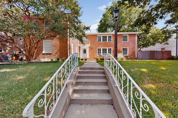Property Photo: 4548 Roland Avenue A TX 75219