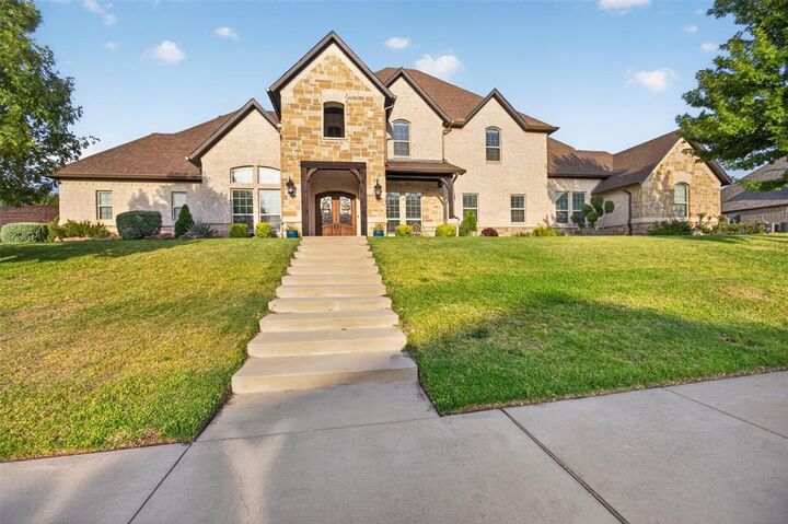 Property Photo: 1100 Stone Ridge Lane TX 75115