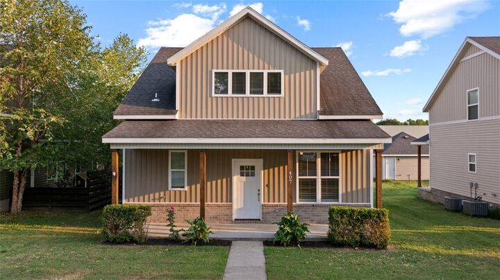 Property Photo:  407 SE Birmingham Street  AR 72736 