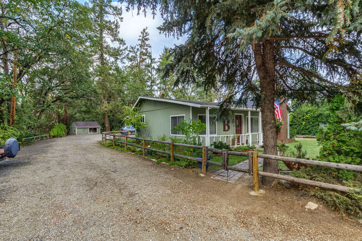 Property Photo: 28 Galls Creek Road OR 97525