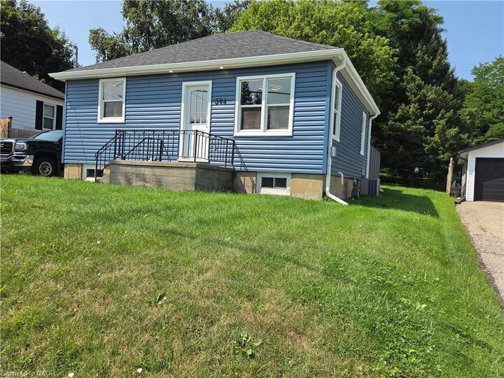 Property Photo: 304 Mill Street ON N4S 2X5