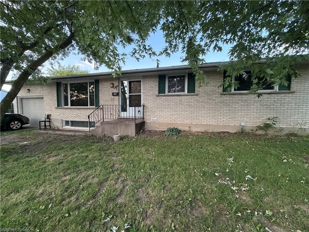 Property Photo:  70 Eagen Drive Upper Level  ON N2M 1W4 