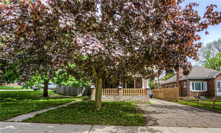 Property Photo:  69 Hungerford Road  ON N3C 2P7 