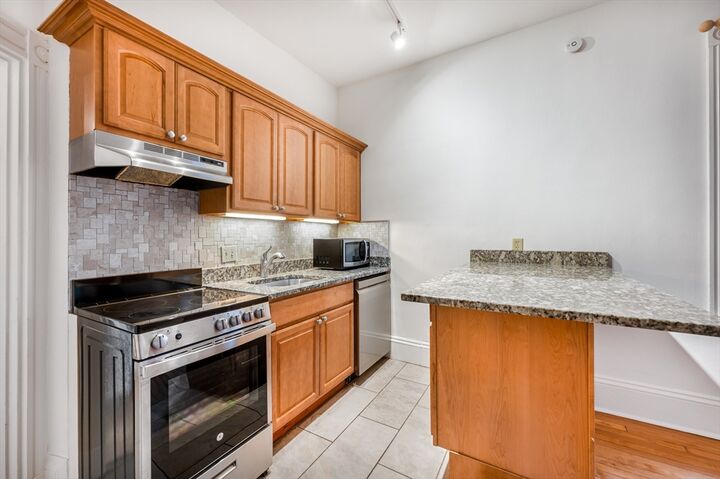 Property Photo:  479 Beacon St 32  MA 02115 