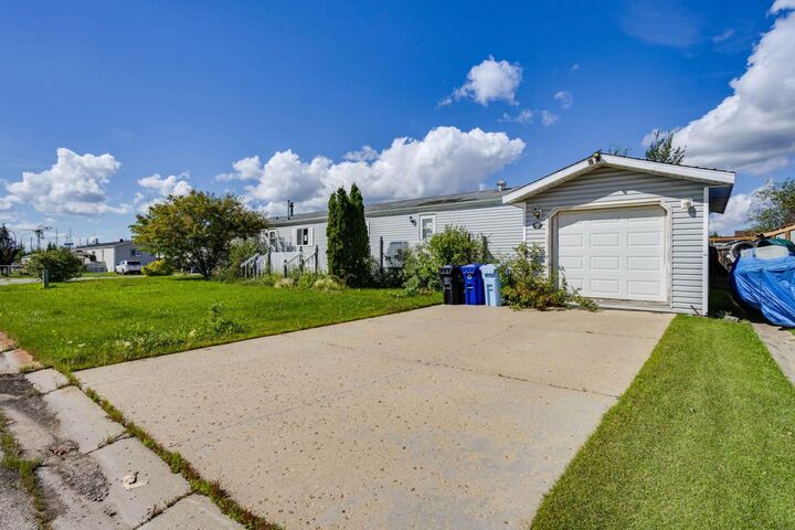 Property Photo: 248 Palomino Close AB T9H 5M2