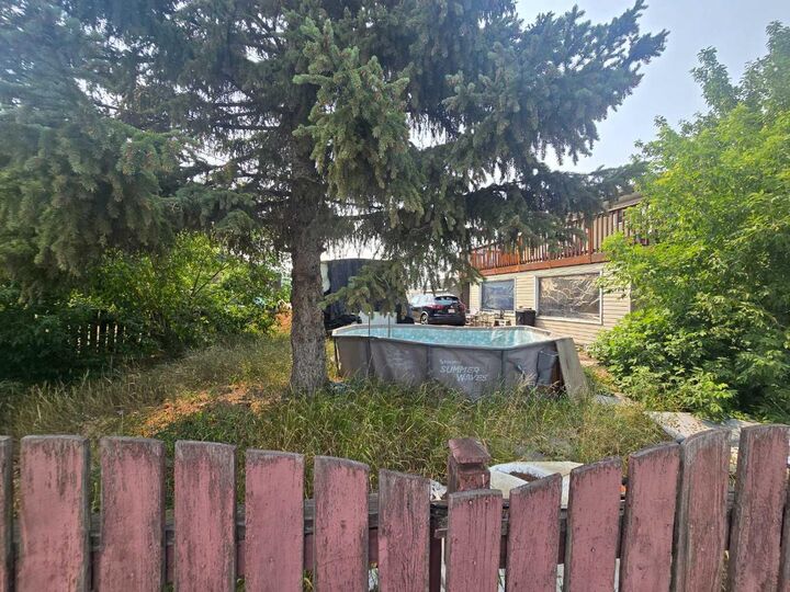 Property Photo:  4127 69 Street NW  AB T3B 2J9 