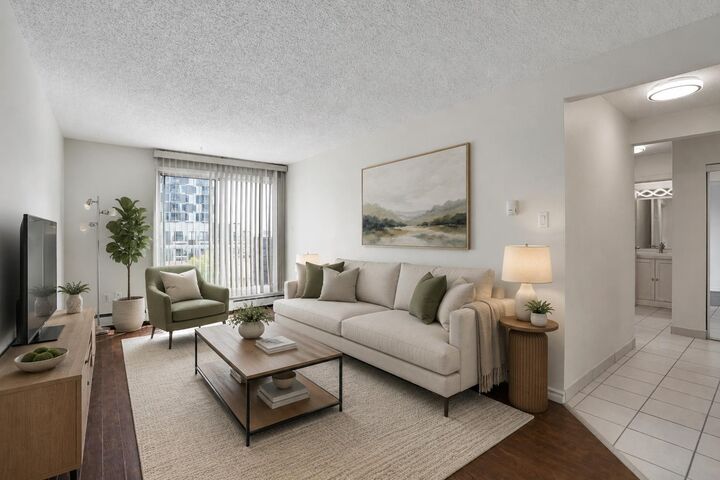 Property Photo:  431 1 Avenue NE 305  AB T2E 0B3 