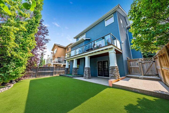Property Photo: 115 Coopers Hill SW AB T4B 0B9